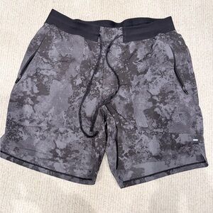 lululemon License to Train Linerless 7 inch short Tactile Print Anchor Black